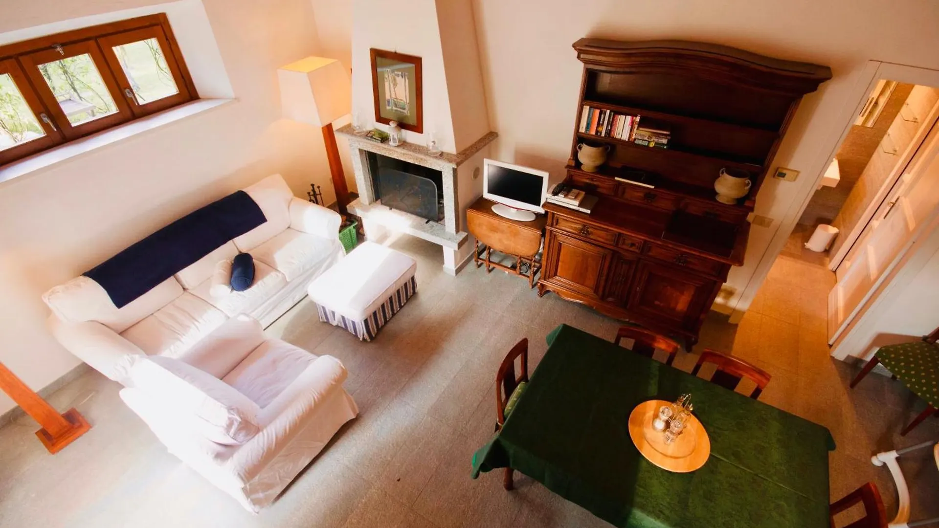 Apartmanhotel Agriturismo Castello Di Vezio Varenna Olaszország