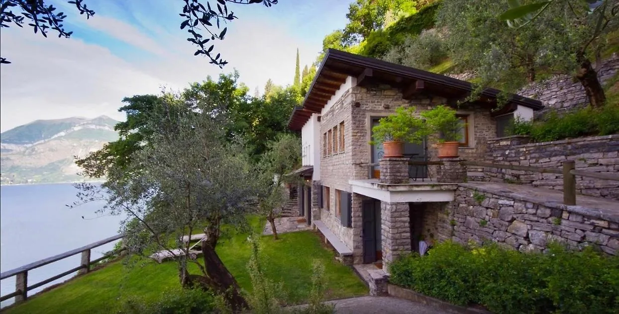 Agriturismo Castello Di Vezio Varenna 0*,