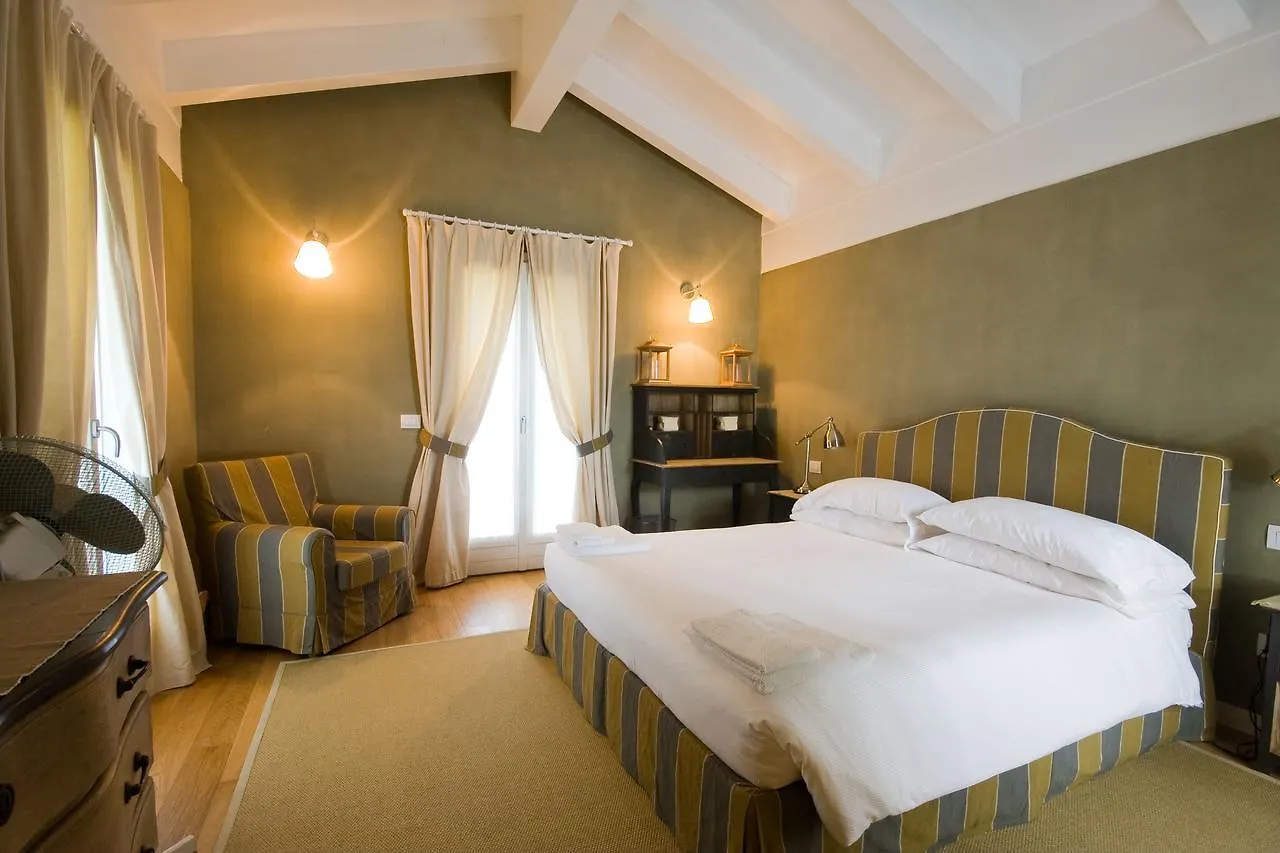 Agriturismo Castello Di Vezio Varenna 0*,  Itálie